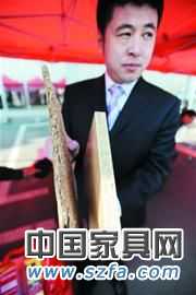 工商質(zhì)檢揭露家具黑幕 鋸末摻花生皮號(hào)稱(chēng)實(shí)木(圖)