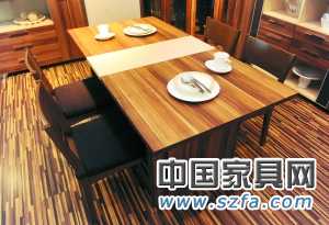 進(jìn)口板材制造的板式家具往往更受消費(fèi)者青睞。本報(bào)記者 尹亞飛 攝
